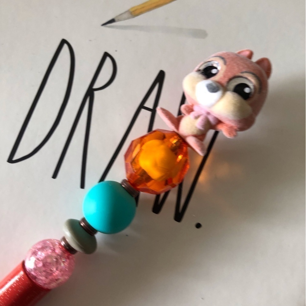 Disney Doorables: Mickey & Friends: Chip handmade beaded pen